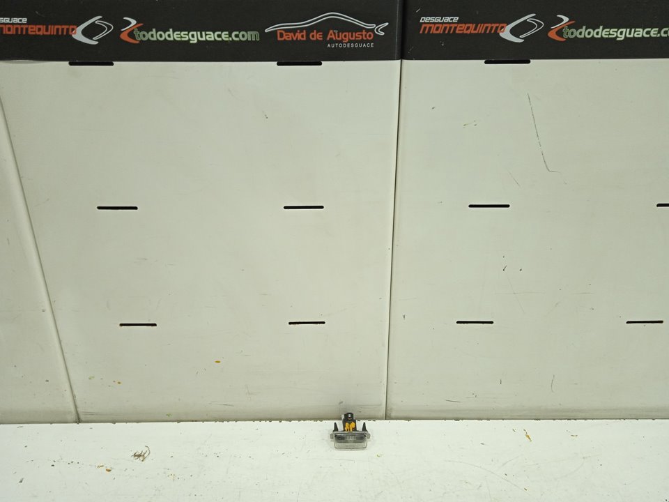 Piloto matricula toyota avensis (t27) advance