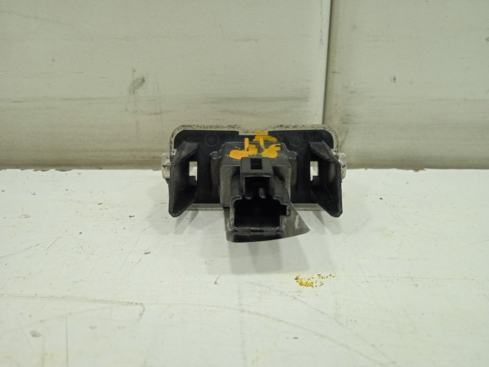 Piloto matricula toyota avensis (t27) advance