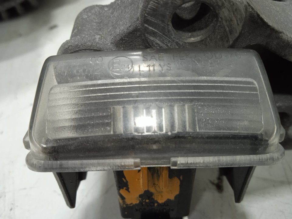 Piloto matricula toyota avensis (t27) advance