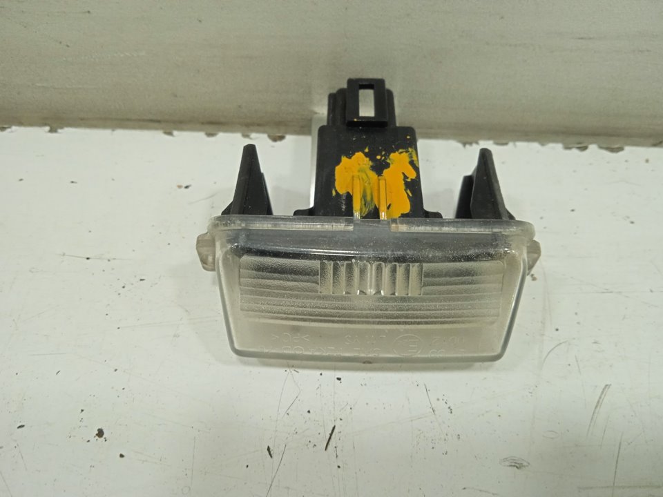 Piloto matricula toyota avensis (t27) advance