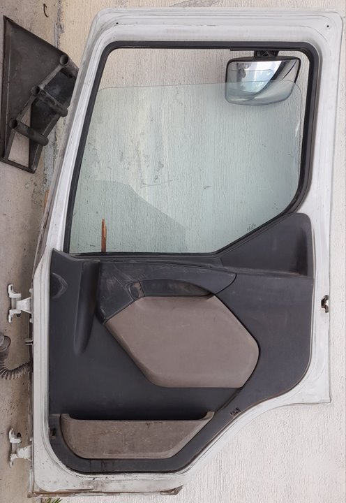 Puerta delantera izquierda renault midlum 