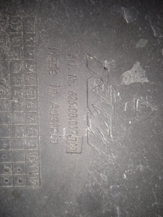 A izquierda                               6260804210 ktm 990 supermoto 990 supermoto t