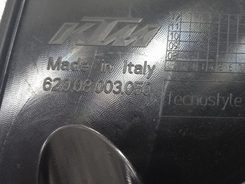 L derecho                             6200800305 ktm 990 supermoto 990 supermoto t