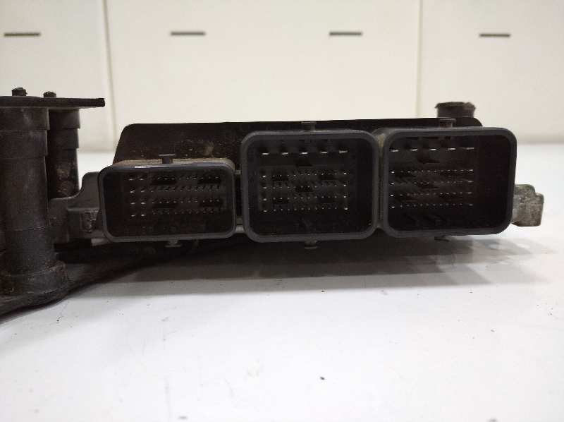 Centralita motor uce ford focus berlina (cb8) urban