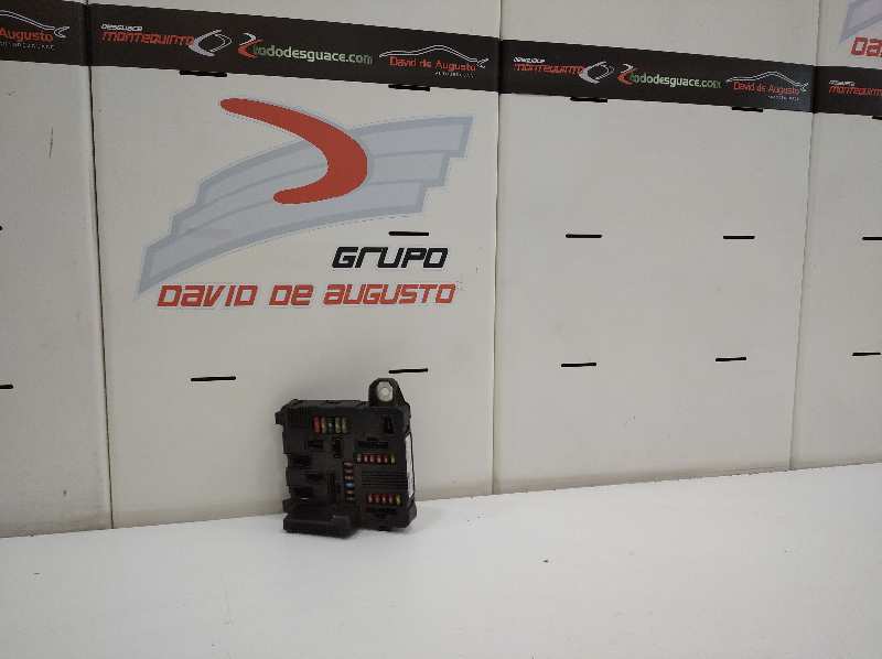 Caja reles / fusibles renault  no identificado