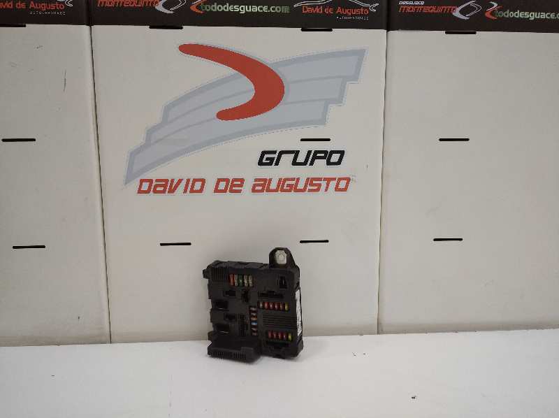 Caja reles / fusibles renault  no identificado