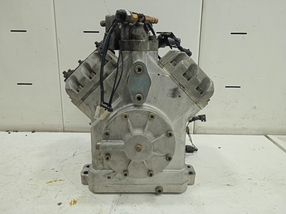 Compresor aire acondicionado mercedes-benz  no identificado