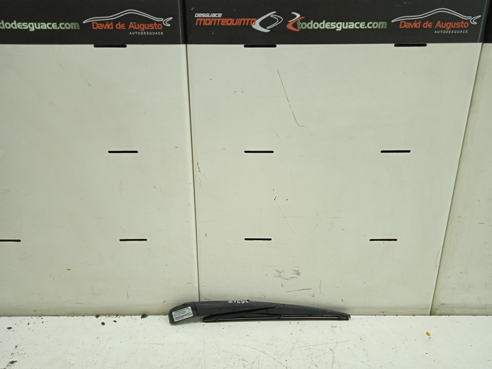 Brazo limpia trasero toyota avensis (t27) advance