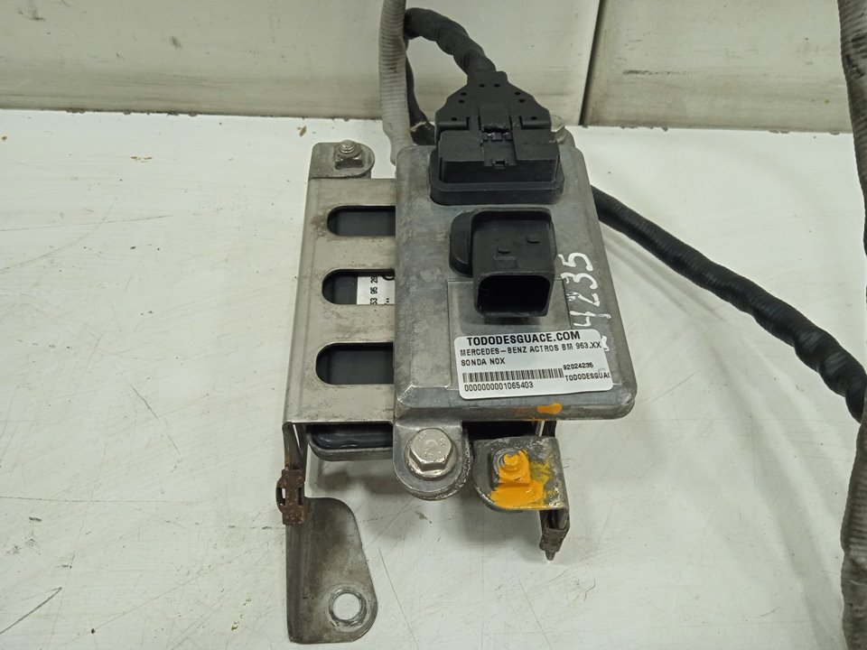 395                               a008153982 mercedes-benz actros 4 2-ejes bm 963 (2011) 18xx 4x2 fahrgestell l classic