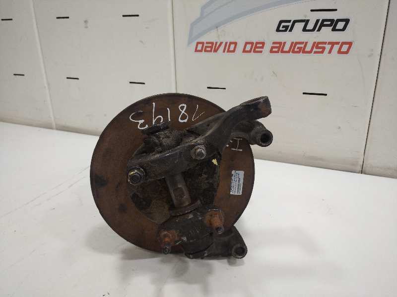 Mangueta delantera izquierda nissan cabstar e cabina simple cabina individua