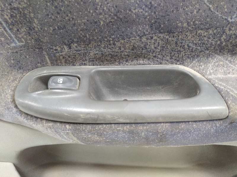 Puerta delantera derecha renault scenic i (ja...) 