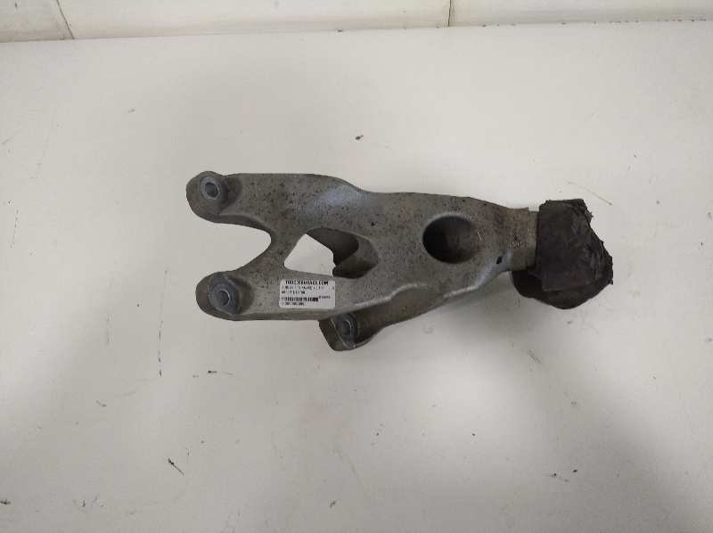 Soporte motor audi  no identificado