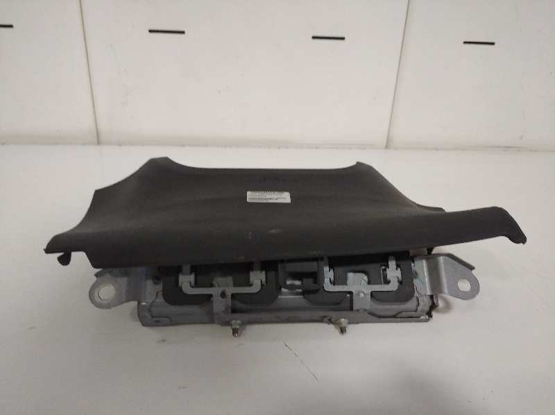No identificado toyota auris (e18) hybrid business