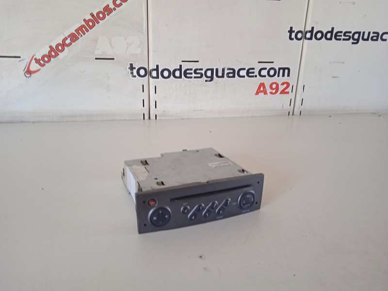 Sistema audio / radio cd renault  no identificado