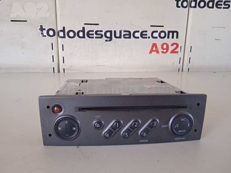 Sistema audio / radio cd renault  no identificado