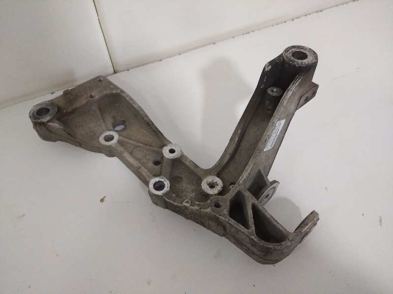 Soporte brazo suspension delantero izquierdo audi a3 (8p1) 2.0 tdi ambiente quattro