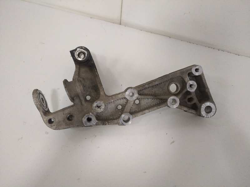 Soporte brazo suspension delantero izquierdo audi a3 (8p1) 2.0 tdi ambiente quattro