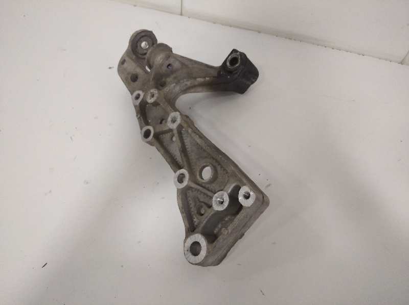 Soporte brazo suspension delantero izquierdo audi a3 (8p1) 2.0 tdi ambiente quattro