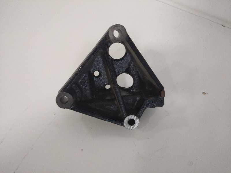 Soporte motor toyota  no identificado