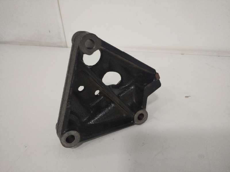 Soporte motor toyota  no identificado