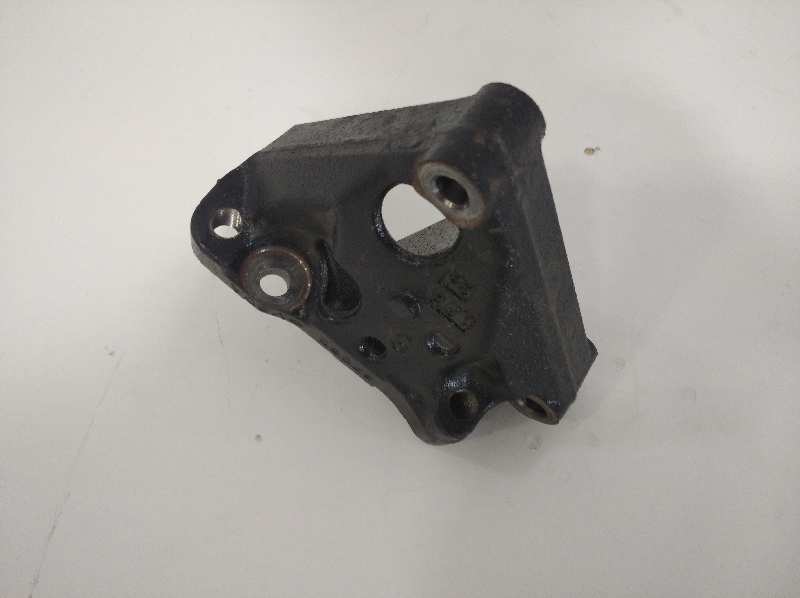 Soporte motor toyota  no identificado