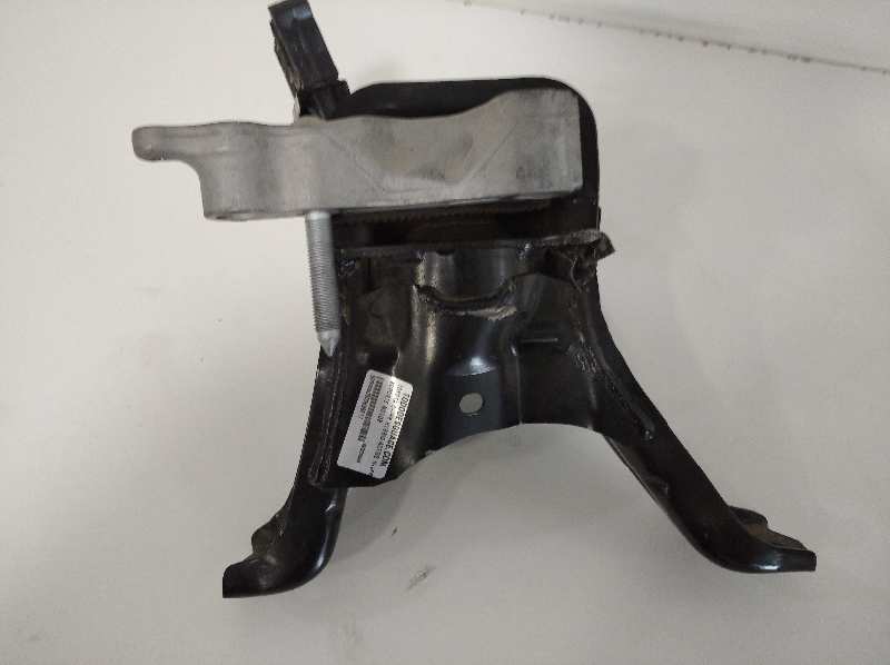 Soporte motor toyota  no identificado