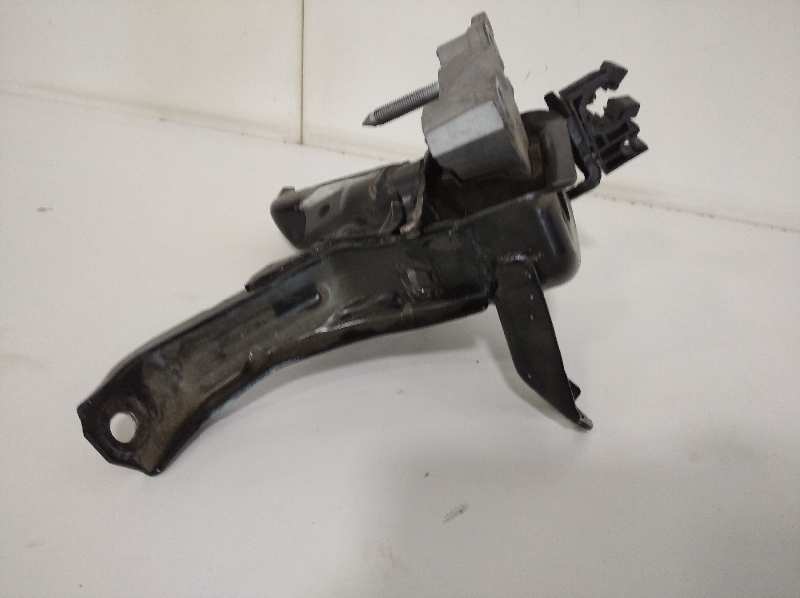 Soporte motor toyota  no identificado