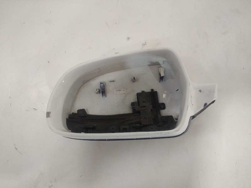 Carcasa retrovisor izquierdo audi  no identificado