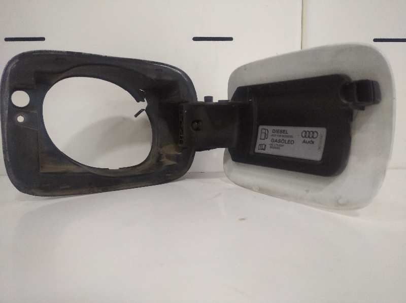 Tapa exterior combustible audi  no identificado