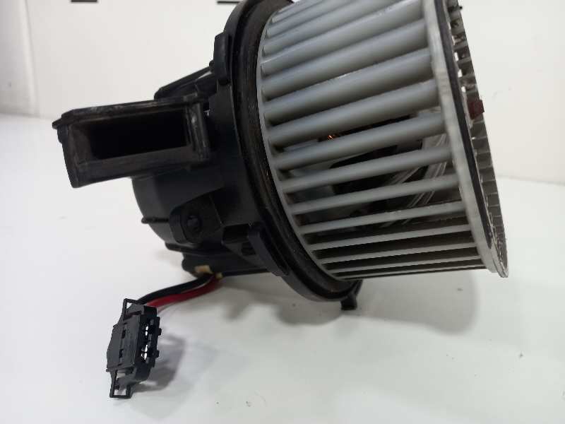 Motor calefaccion audi  no identificado