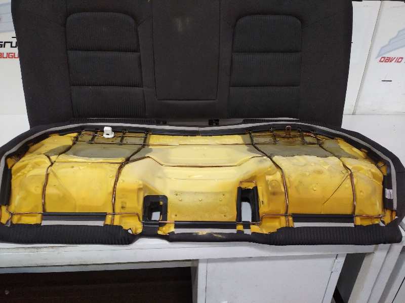Asientos traseros audi  no identificado