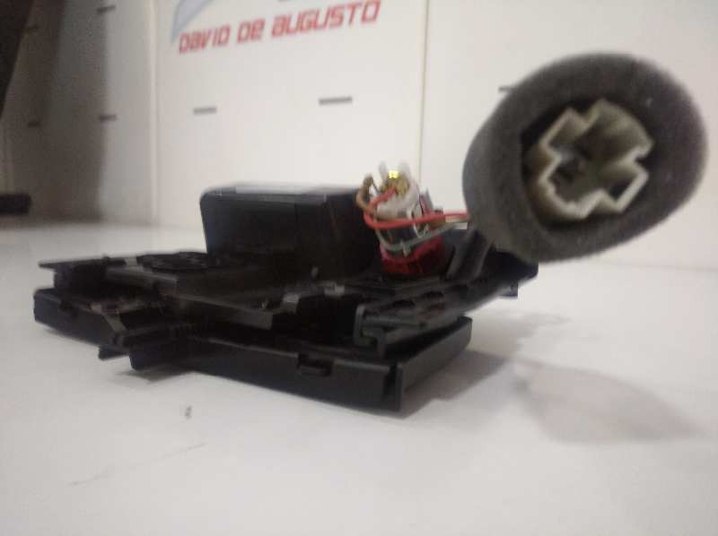 Cenicero audi  no identificado