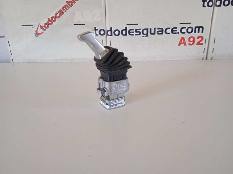 No identificado mercedes-benz actros 4 3-ejes bm 963 (2011) 25xx 6x2 szm l bigspace