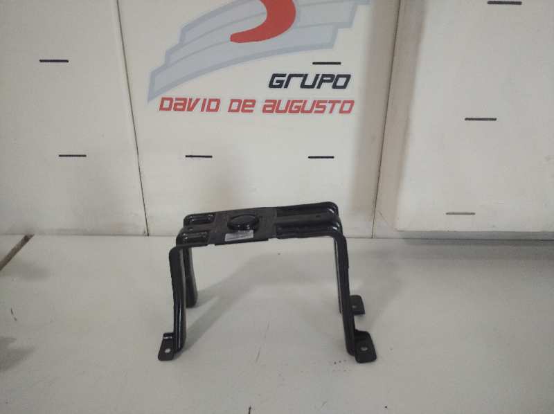 Soporte bateria audi  no identificado