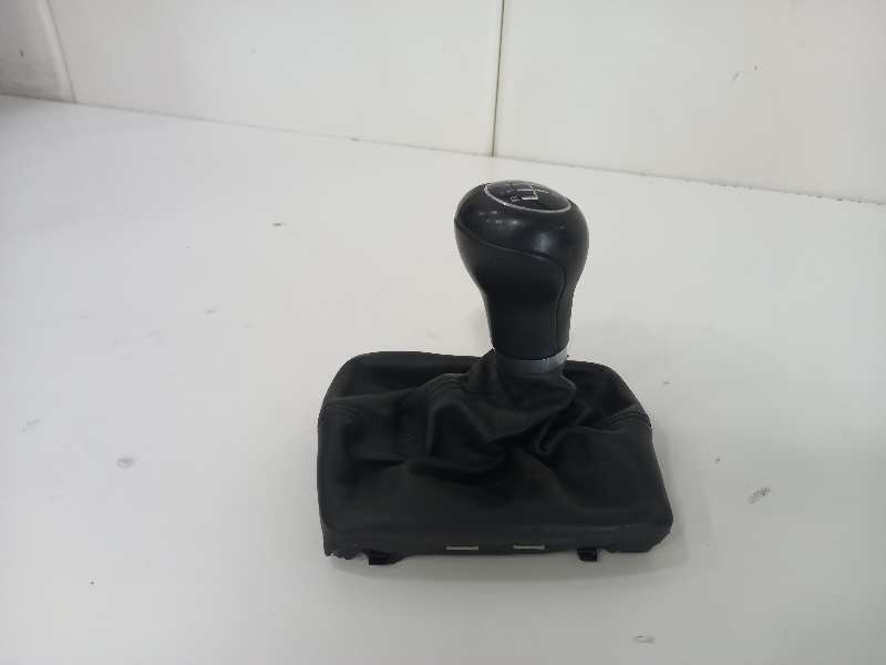 Pomo palanca cambio audi  no identificado