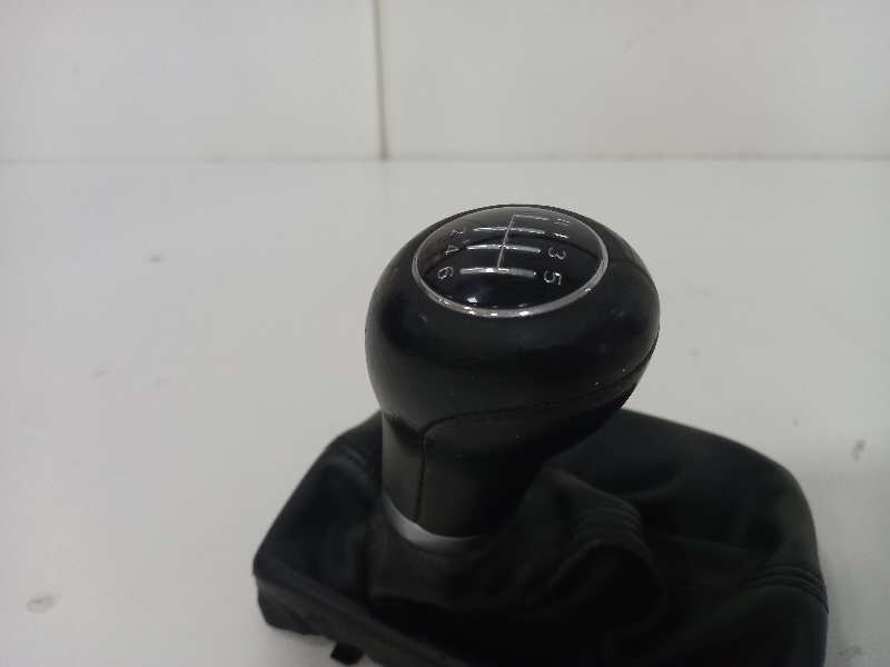 Pomo palanca cambio audi  no identificado