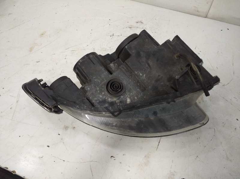 Faro izquierdo saab 9-5 familiar 1.9 tid vector