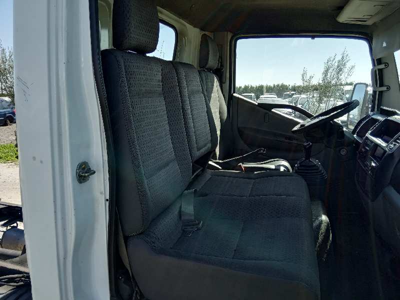  asiento delantero derecho   nissan cabstar -09.06 cabstar 35.xx cabina simple cabina individual 3.0 diesel