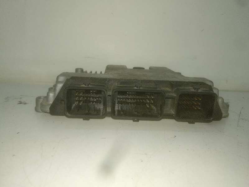 Centralita motor uce nissan primera berlina (p12) acenta