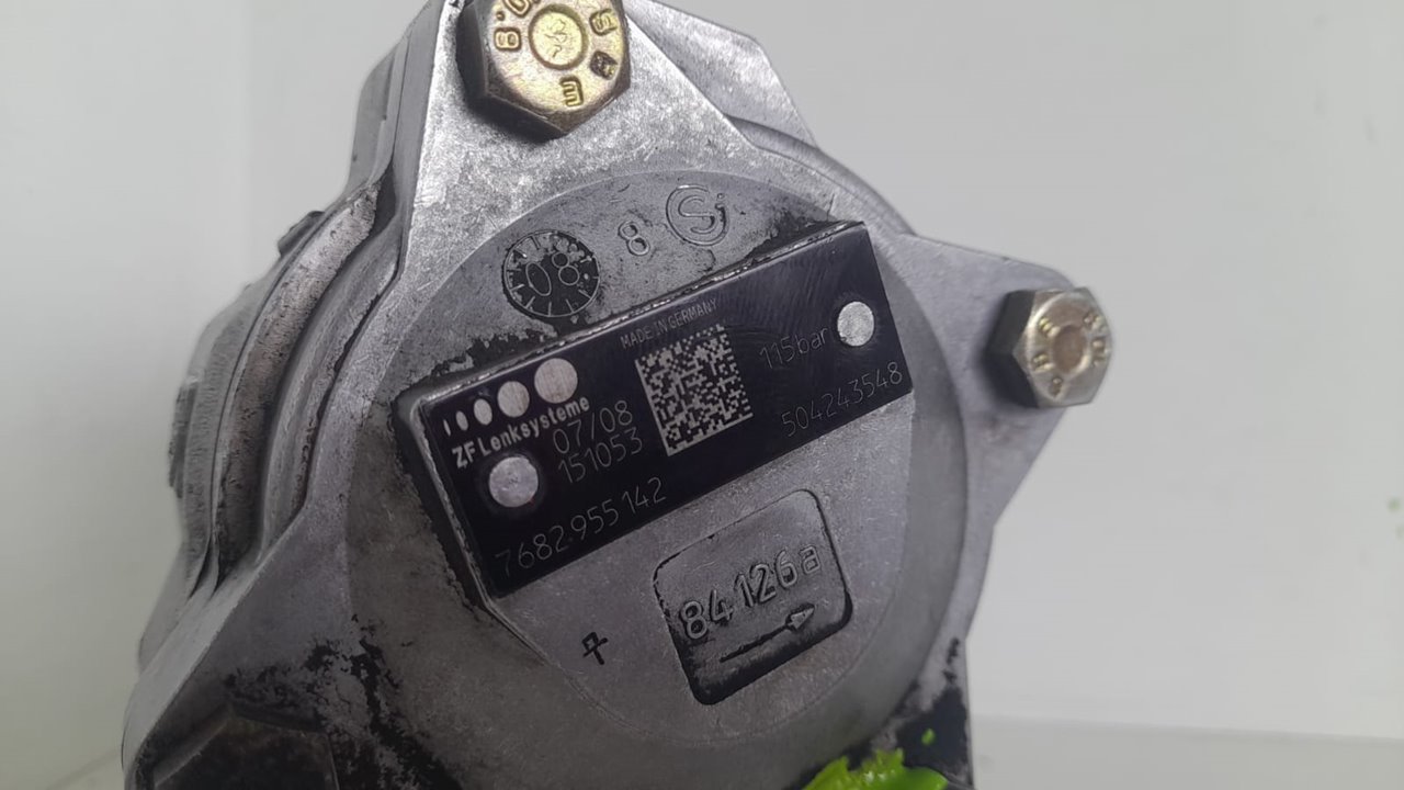 Bomba direccion iveco  no identificado