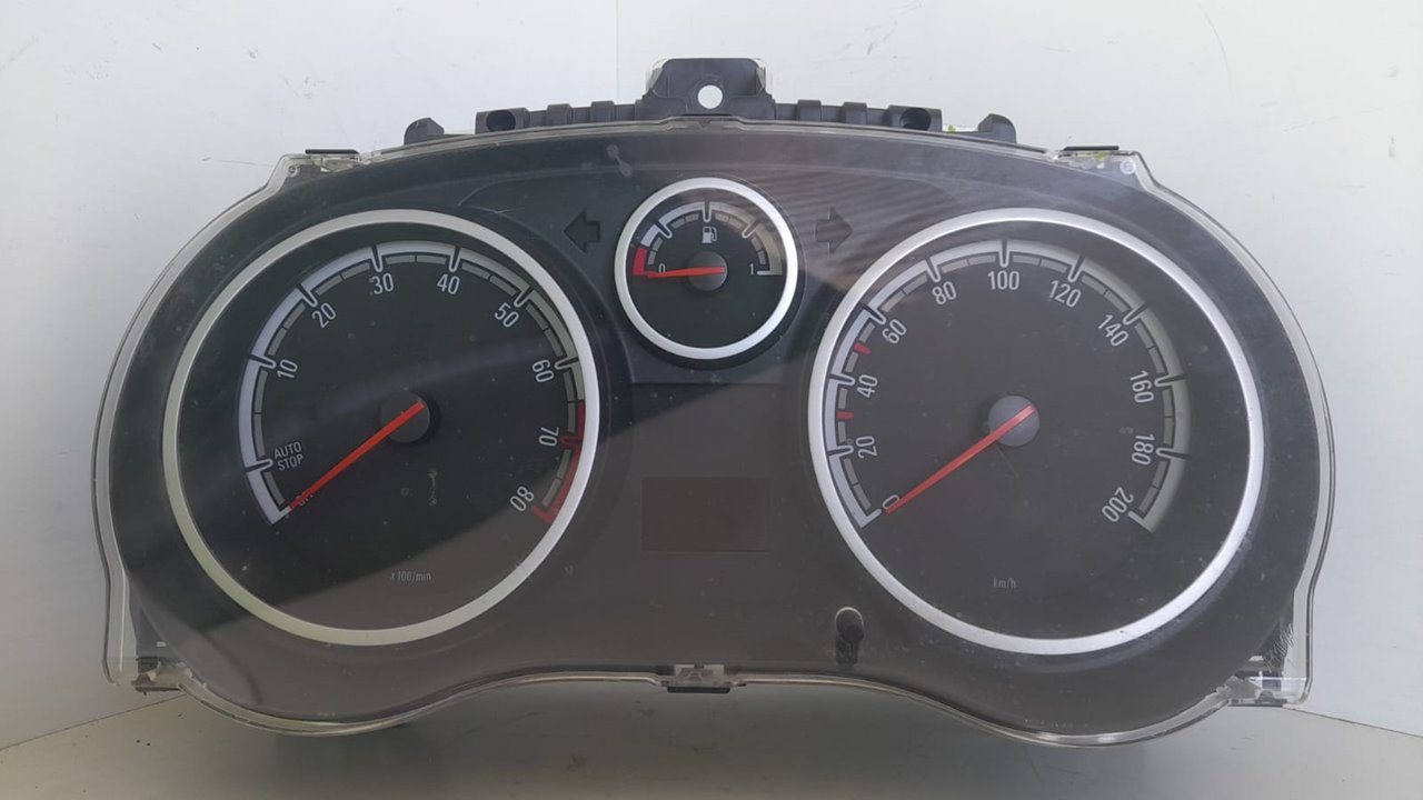 Cuadro instrumentos opel corsa d color edition