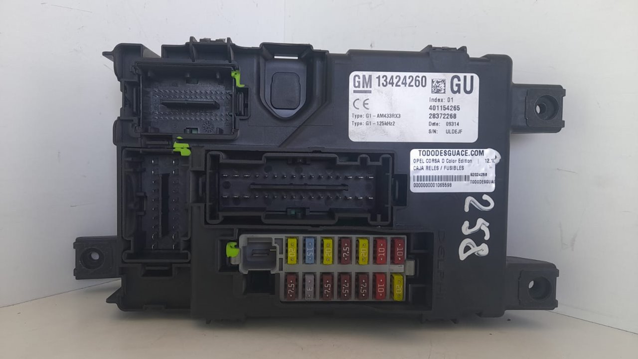 Caja reles / fusibles opel corsa d color edition