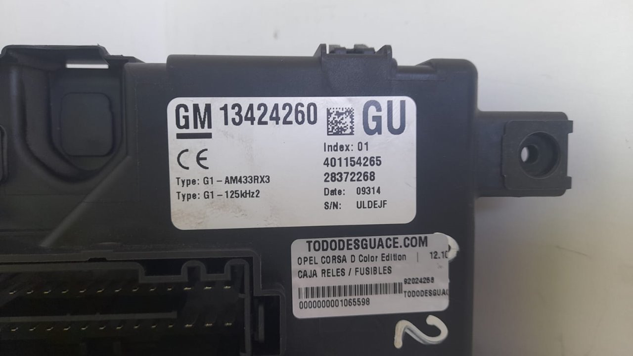 Caja reles / fusibles opel corsa d color edition