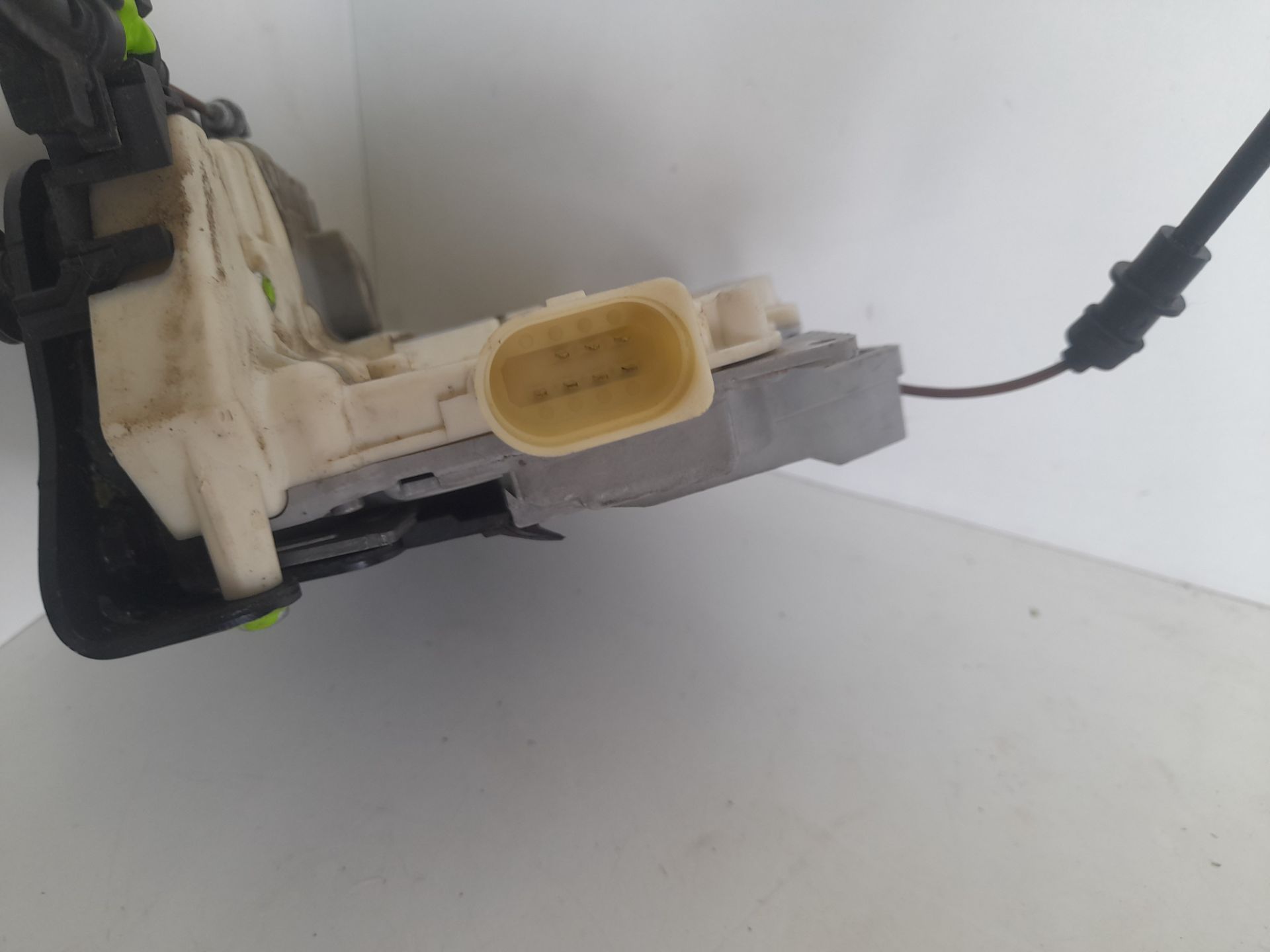 Cerradura puerta trasera izquierda volkswagen passat berlina (3c2) advance