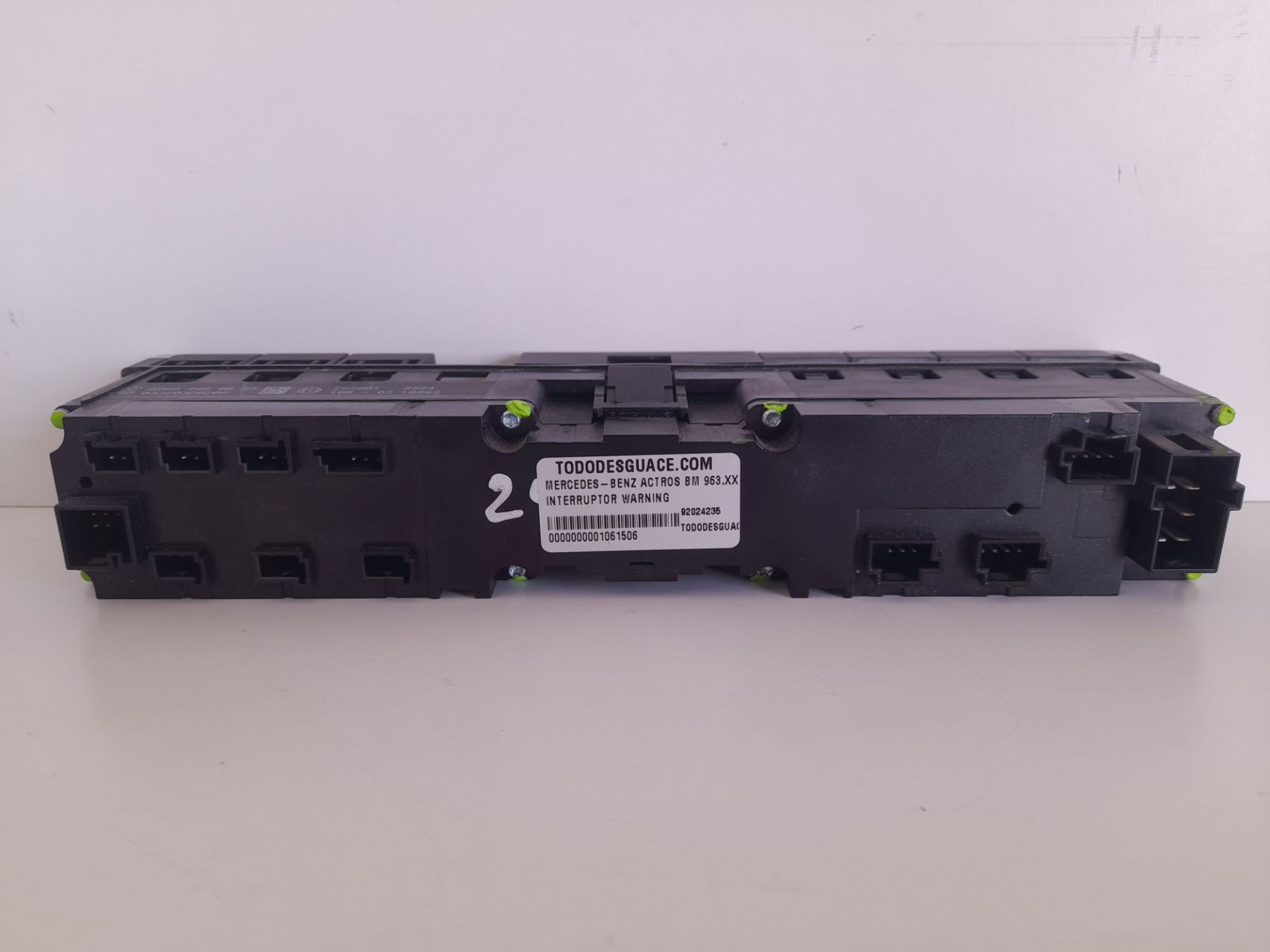 No identificado mercedes-benz actros 4 2-ejes bm 963 (2011) 18xx 4x2 fahrgestell l classic