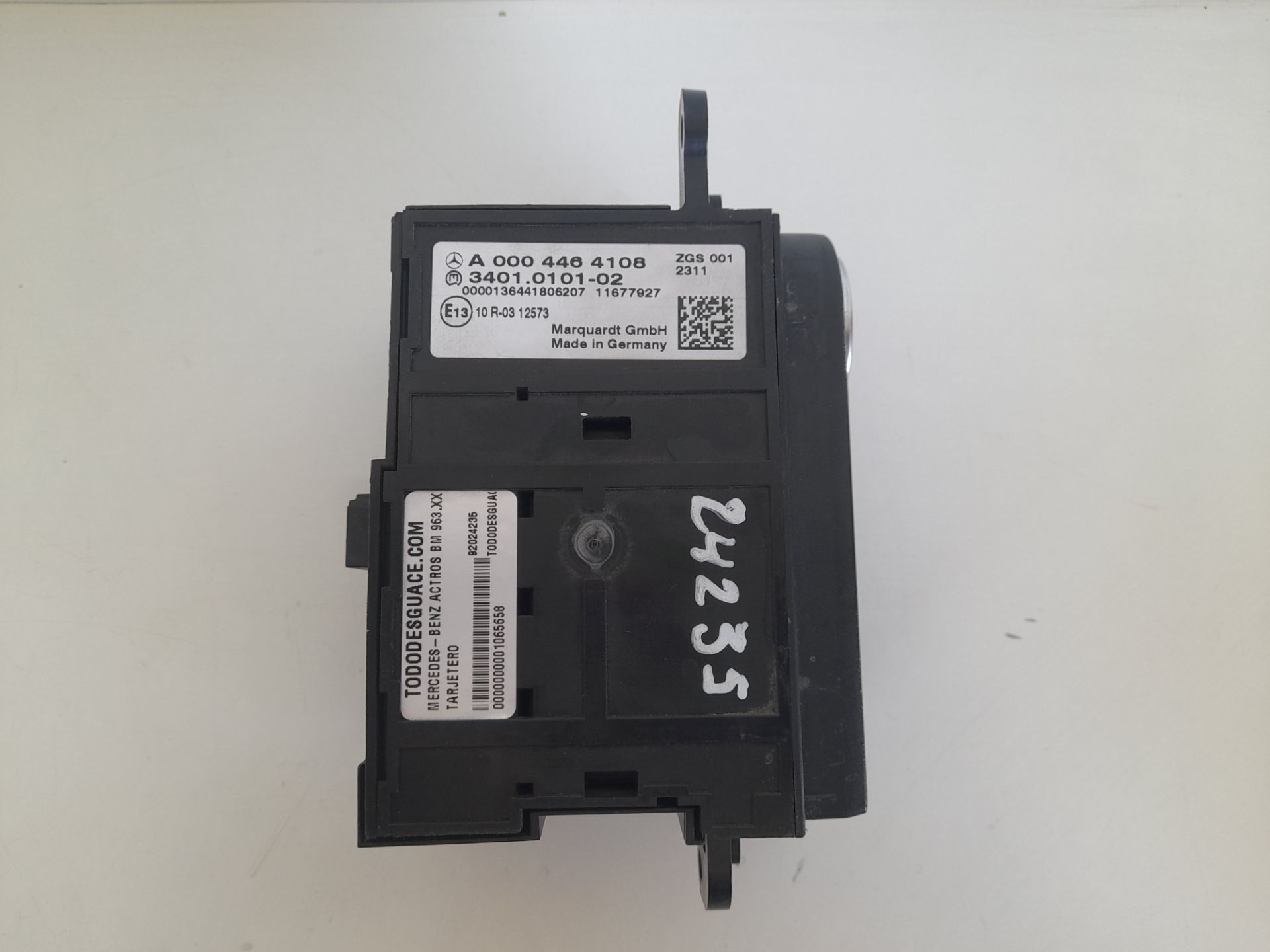 No identificado mercedes-benz actros 4 2-ejes bm 963 (2011) 18xx 4x2 fahrgestell l classic