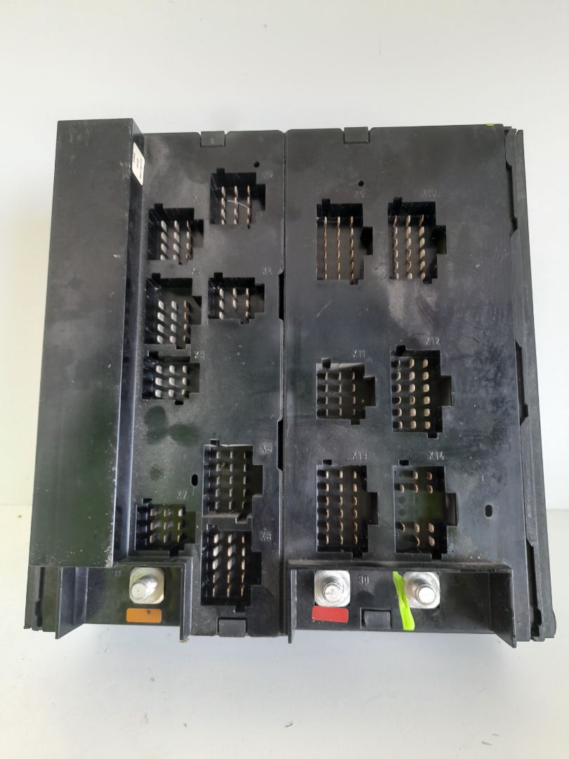 Caja reles / fusibles mercedes-benz axor 2-ejes bm 944 (09.2001) 1840  4x2   om 457 la l (largo