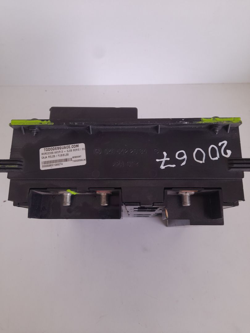 Caja reles / fusibles mercedes-benz axor 2-ejes bm 944 (09.2001) 1840  4x2   om 457 la l (largo