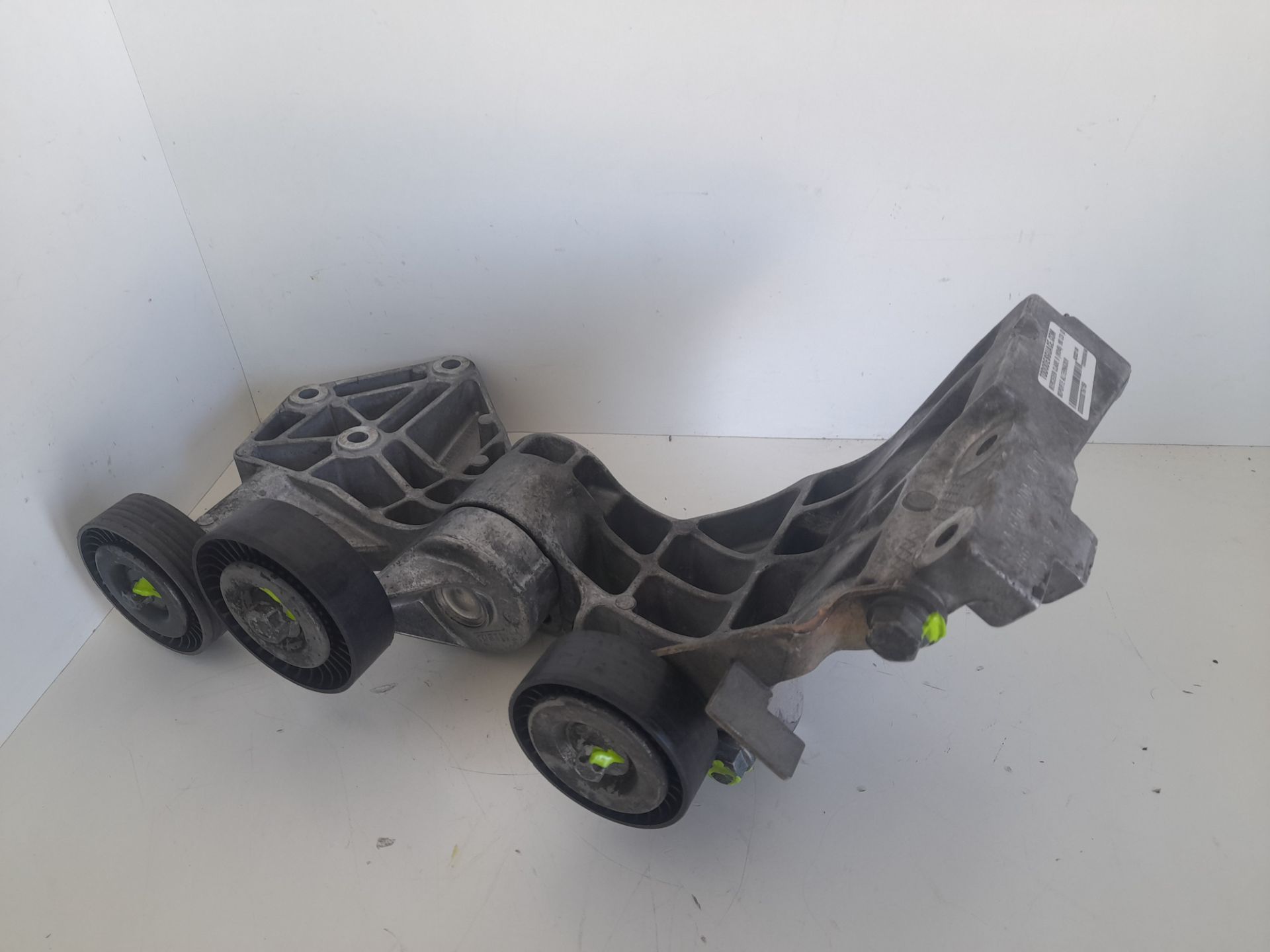 Soporte alternador mercedes-benz clase b (bm 245) 180 cdi (245.207)