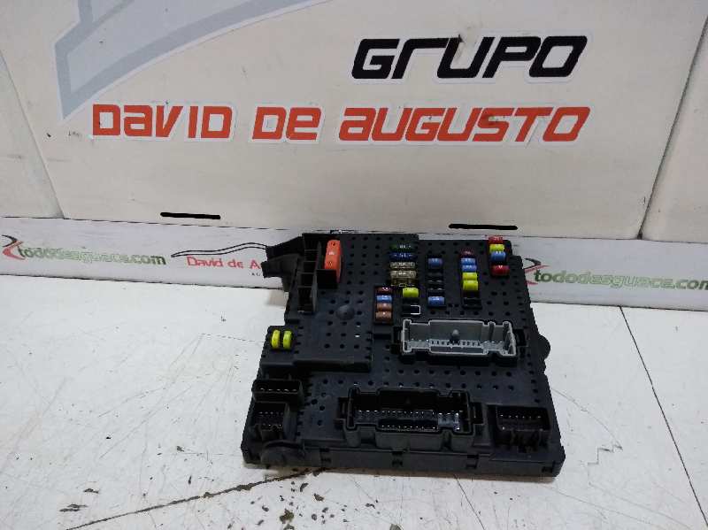 Caja reles / fusibles volvo s60 berlina 2.4  (103kw)